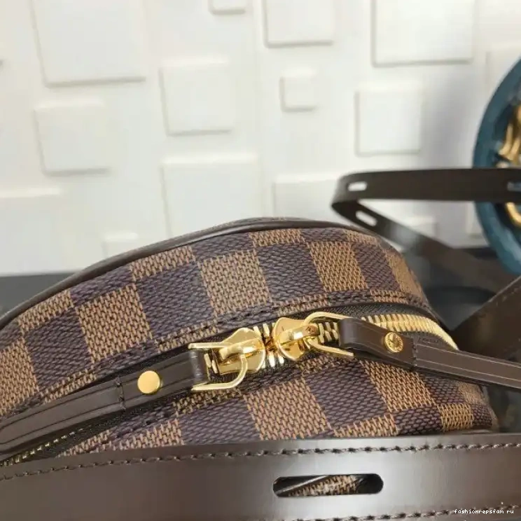 Fashionrepsfam ru 20DJ570080 LV Bags 0731